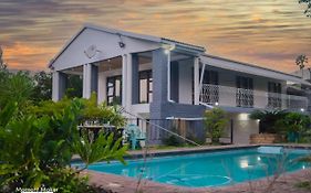 Falcon Lodge